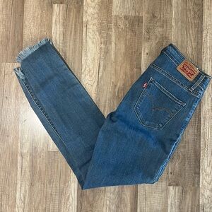 721 Levi’s high rise skinny 28  L30 blue jeans